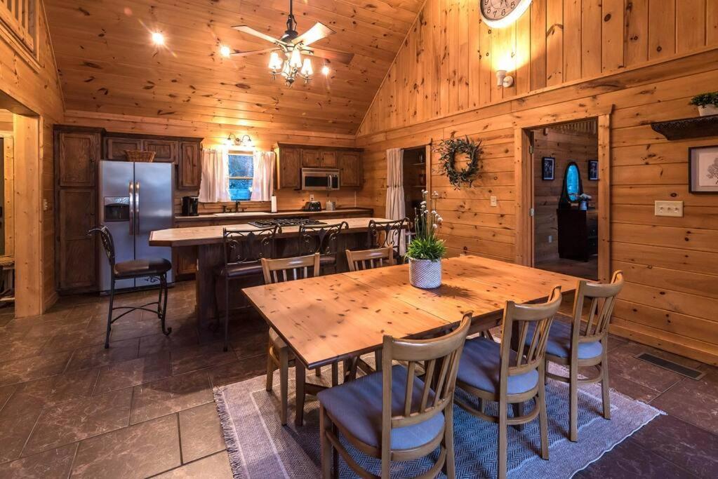 Private Creekside Cabin+Hot Tub,Pool Table, & Pets Елліджей Екстер'єр фото