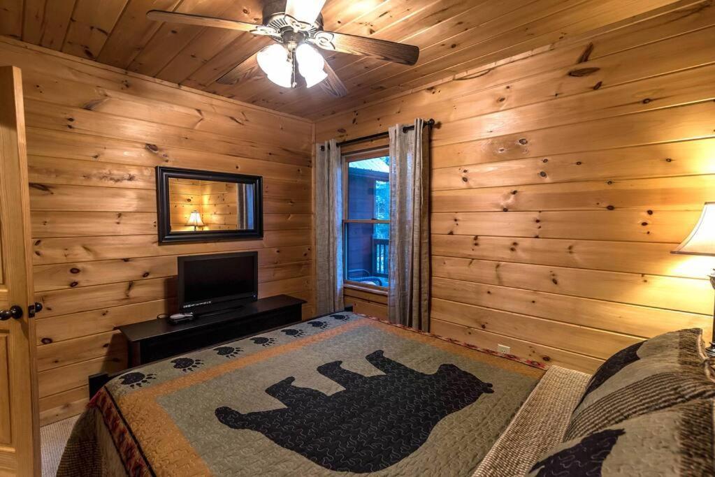 Private Creekside Cabin+Hot Tub,Pool Table, & Pets Елліджей Екстер'єр фото