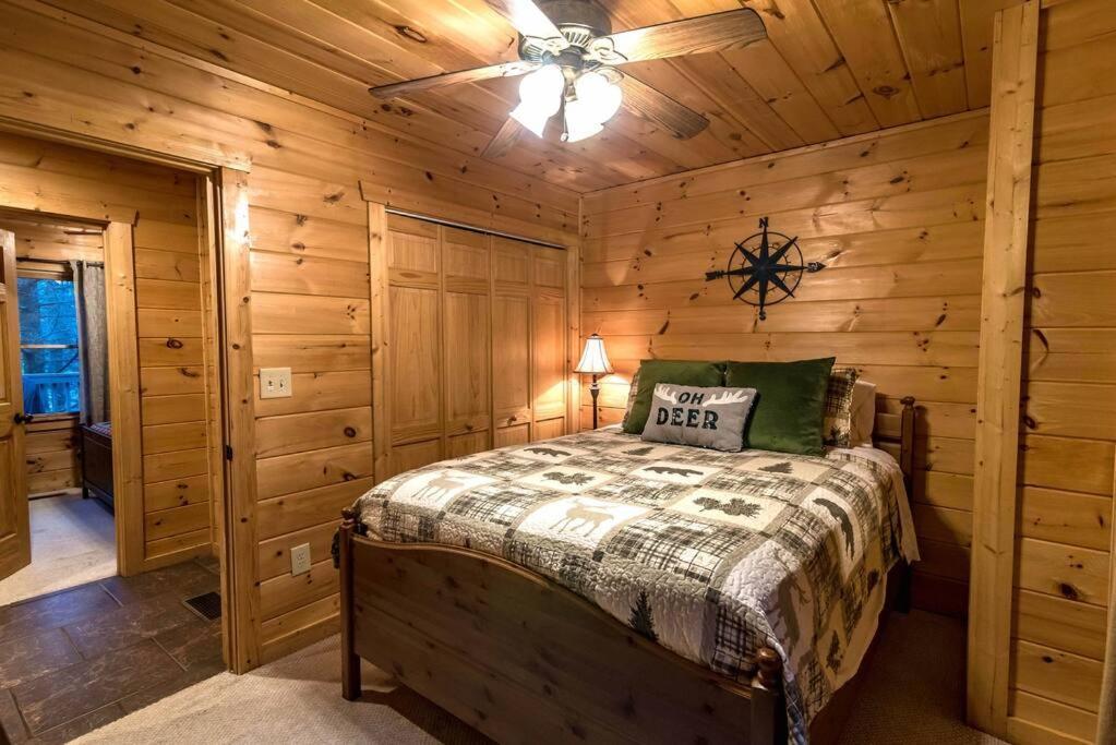Private Creekside Cabin+Hot Tub,Pool Table, & Pets Елліджей Екстер'єр фото
