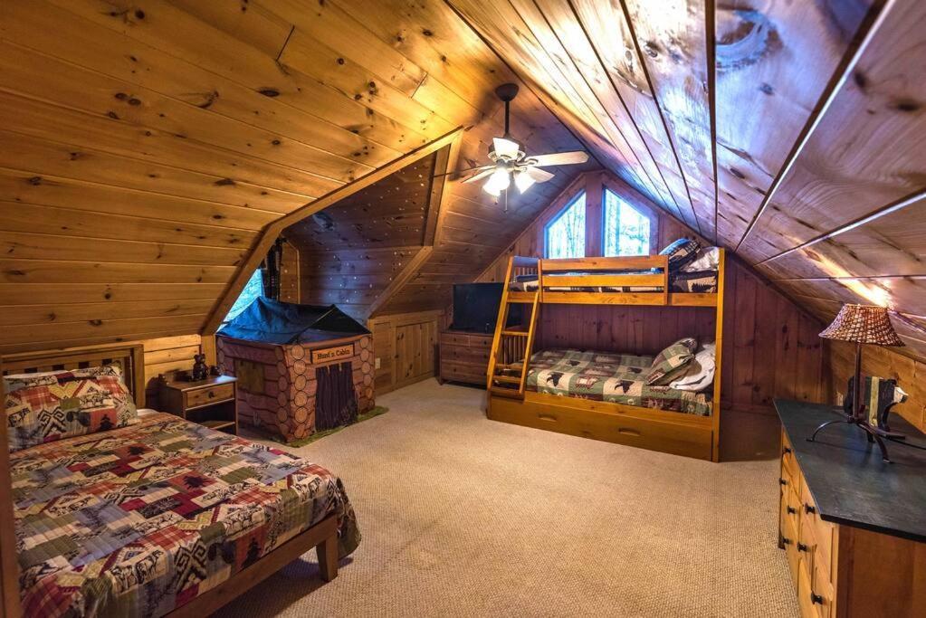 Private Creekside Cabin+Hot Tub,Pool Table, & Pets Елліджей Екстер'єр фото