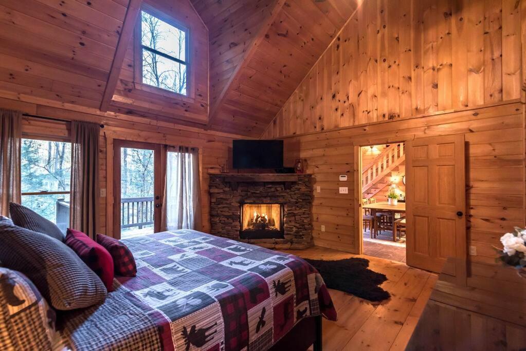 Private Creekside Cabin+Hot Tub,Pool Table, & Pets Елліджей Екстер'єр фото