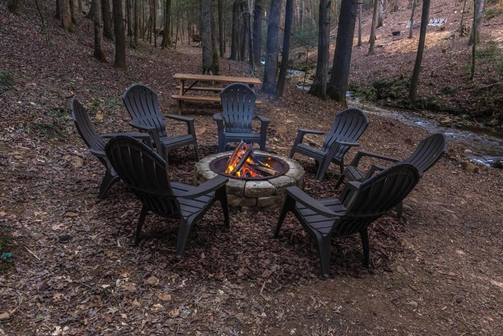 Private Creekside Cabin+Hot Tub,Pool Table, & Pets Елліджей Екстер'єр фото