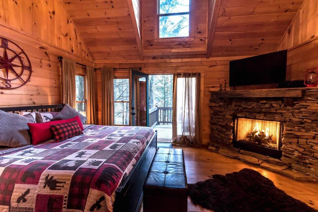 Private Creekside Cabin+Hot Tub,Pool Table, & Pets Елліджей Екстер'єр фото
