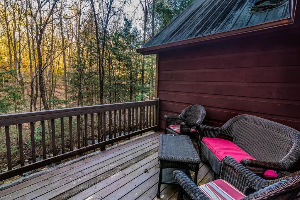 Private Creekside Cabin+Hot Tub,Pool Table, & Pets Елліджей Екстер'єр фото